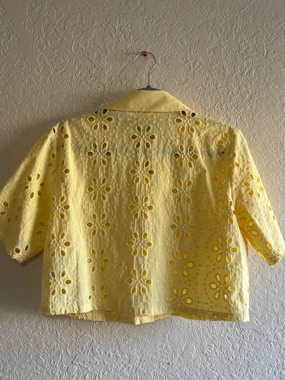 Michael Kors Yellow Eyelet Cotton Crop Shirt - Picture 7 of 8